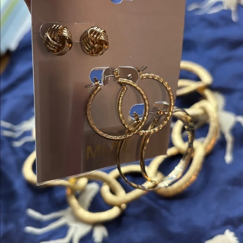 Brand New Gold Tone Textured Chunky Link Chain Necklace & Hoop Earrings Set